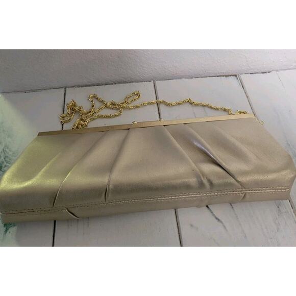 Jessica McClintock Gold Handbag Purse Chain Vegan Leather Clutch Prom Wedding - Picture 11 of 13